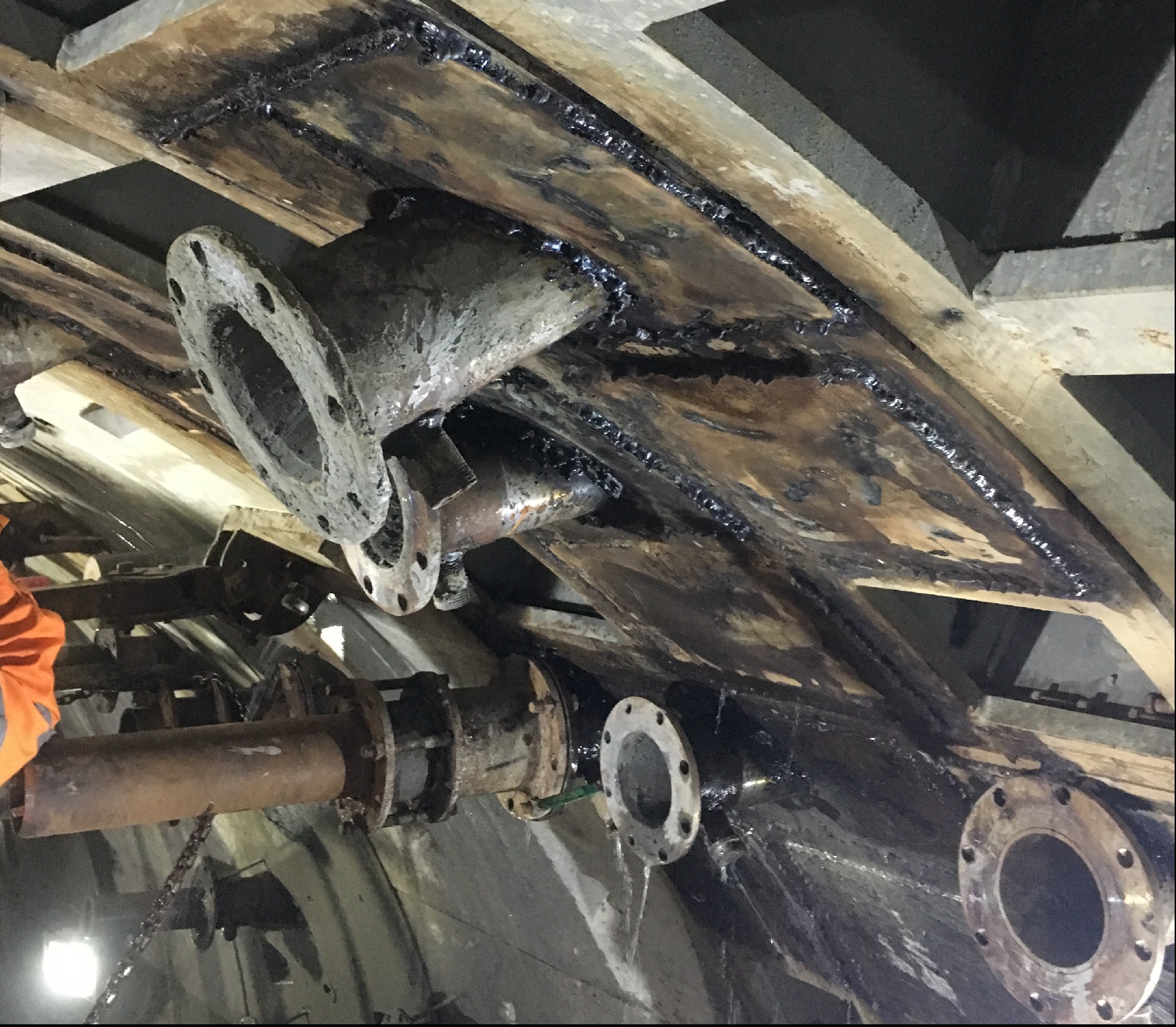 地鐵支護體外富水地層冷凍孔防噴涌鉆進施工8-孔口管安裝.jpg 地鐵支護體外富水地層冷凍孔防噴涌鉆進施工8-孔口管安裝.jpg