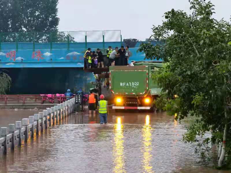 鶴輝項目轉移群眾.jpg 鶴輝項目轉移群眾.jpg